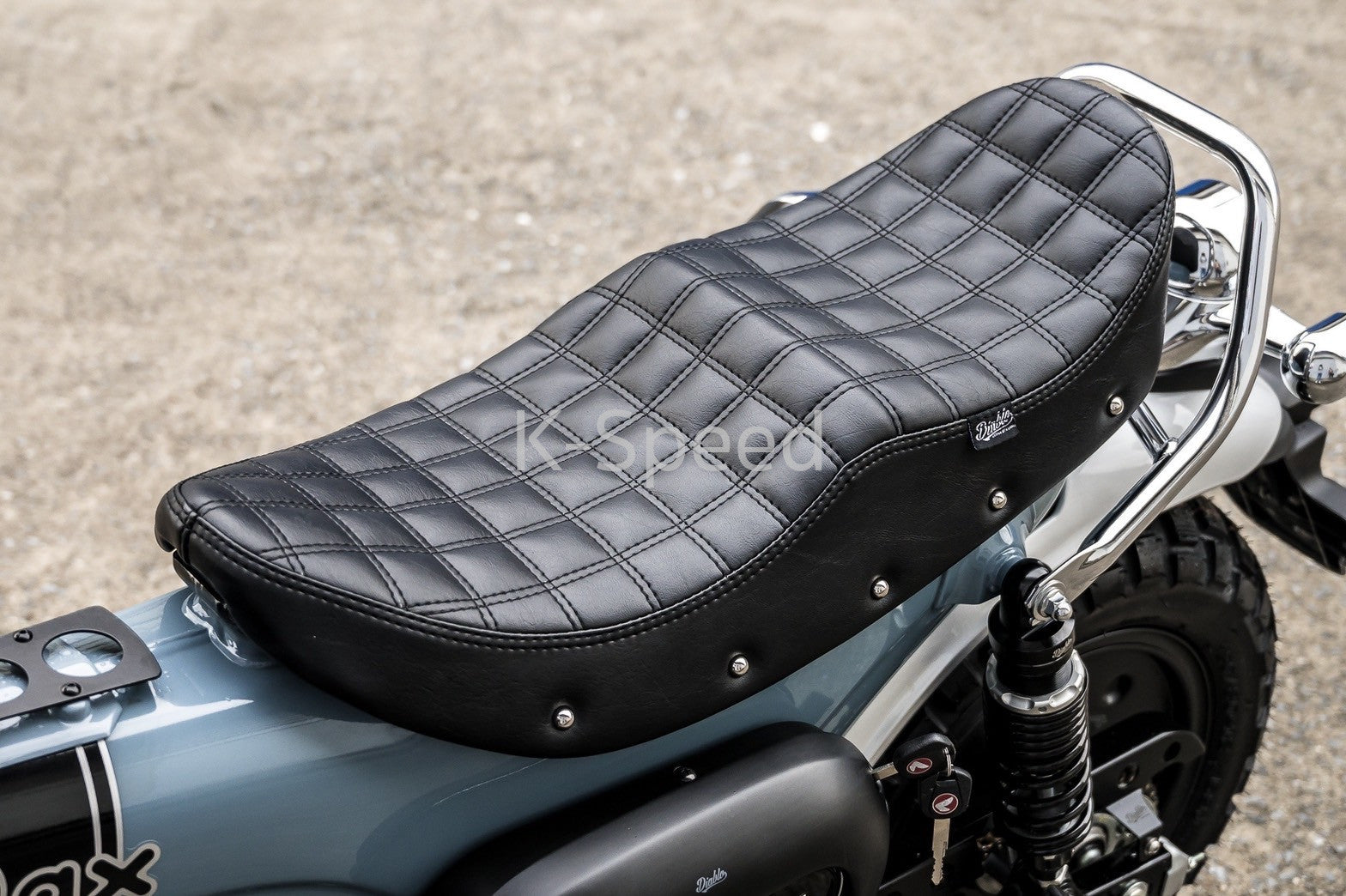 ZX ブラック スクーター キルティングシート K-SPEED Diabolus Honda DAX125（ST125） シート DX040J – K-SPEED
